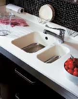 Corian finnes i et utall farger og platene kan skreddersys.