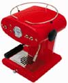 Röd fin espressobryggare.