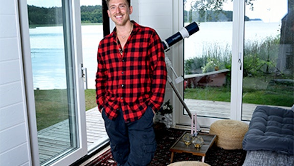 Danny inomhus
