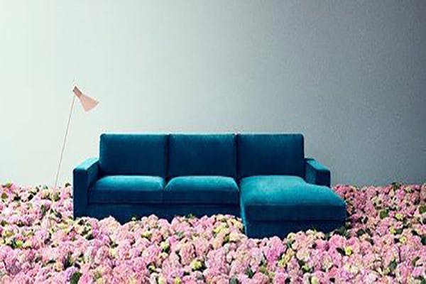Moderne blå sofa med lekker komfort