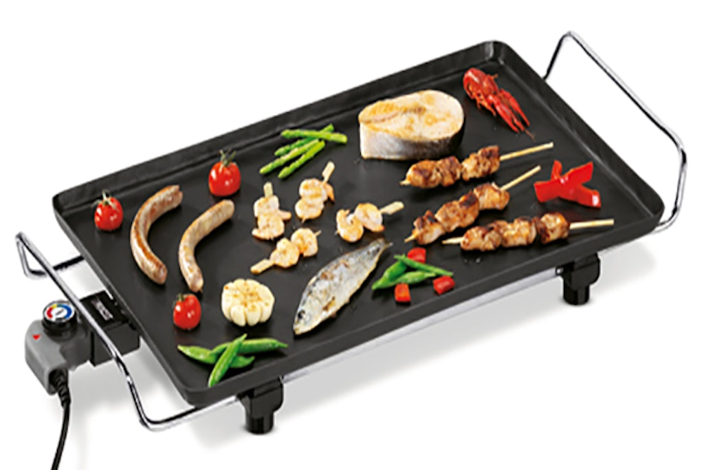 Bordgrillen Table Chef gir jevn varmefordeling som gjør at maten ikke brenner seg fast.