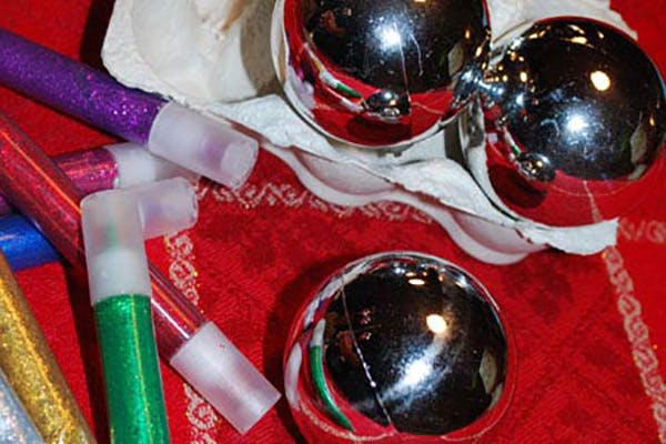 Lim for å lage julekuler