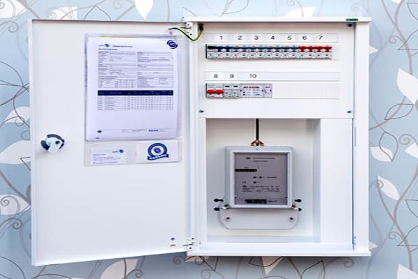 det billigste av elektriske installasjoner, er tilpasset dagens høye elektrisitetsforbruk.