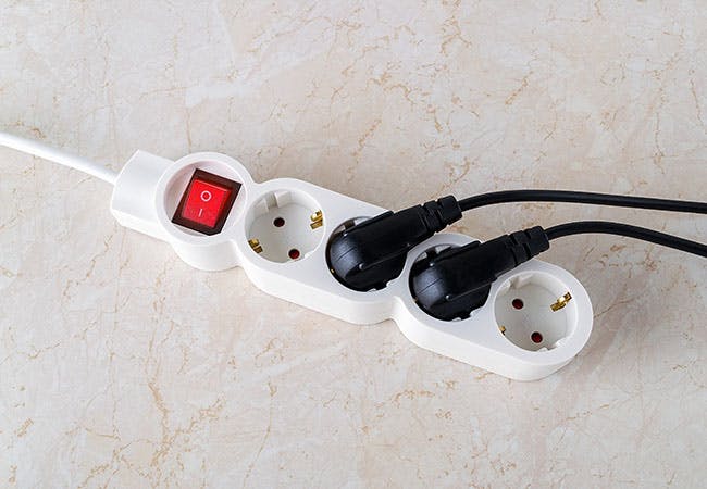 slå av elektronikk