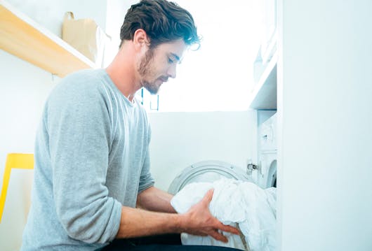 striber på vasketøjet | Sådan slipper du af med dem | idényt