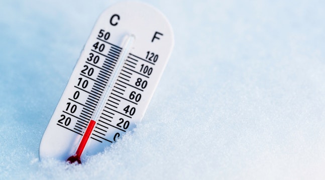 et termometer i sneen