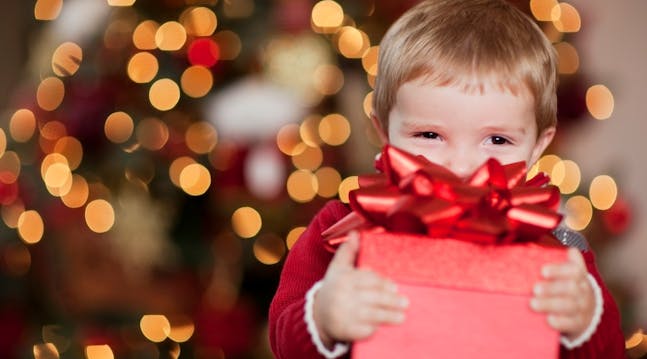 julegave til glad barn