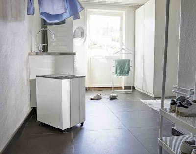Affugteren LD40 fra Wood’s gør det nemmere at tørre tøjet i vaskerummet, så det er færdigt på omtrent samme tid som i tørretumbleren, mens der kun bliver brugt knap det halve af energien.